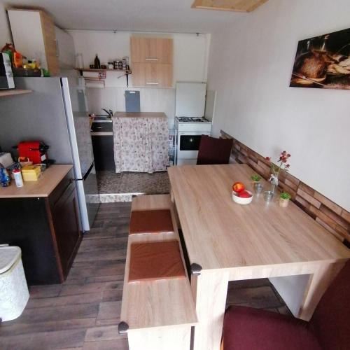 ห้องครัว, Dézsa-vü Vendégház (Dezsa-vu Vendeghaz) in ซารุด