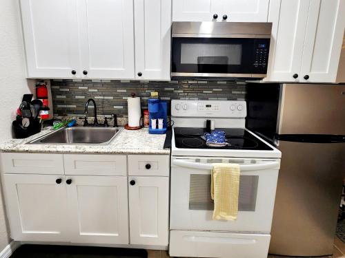 Cozy Studio # 4! in Lakeland