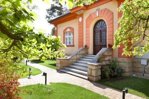 Vista exterior, Splavský zámeček (Splavsky zamecek) in Doksy