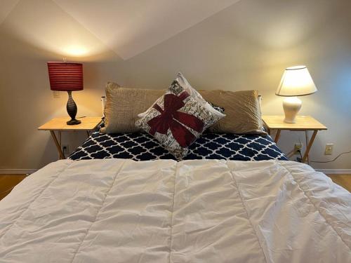 F2 Private Room in Surrey Near Shopping, Restaurants, Transit to Skytrain in Surrey, Canada