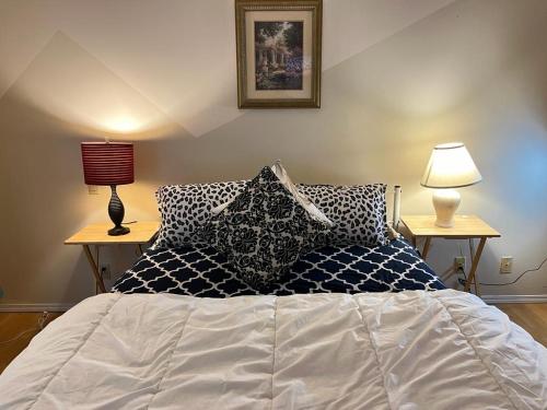 F2 Private Room in Surrey Near Shopping, Restaurants, Transit to Skytrain in Surrey, Canada