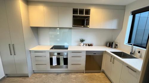 Kitchen, Luxury 2 Bedroom by St James Park in Papanui