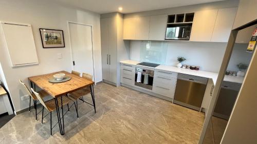 Kitchen, Luxury 2 Bedroom by St James Park in Papanui