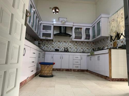 Luxe Islamabad Lodge - image 13