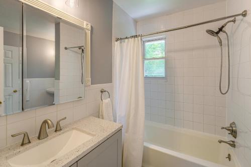 Ossining Vacation Rental Near River, Trails and MTA!