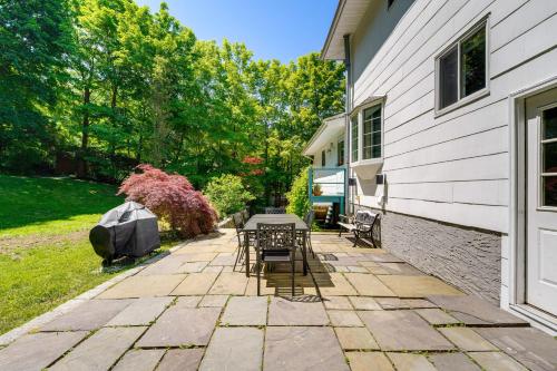 Ossining Vacation Rental Near River, Trails and MTA!