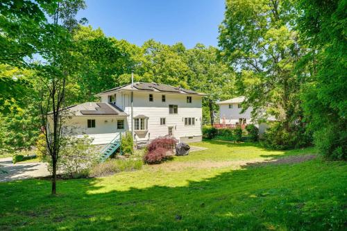 . Snow Days & City Escapes: Spacious Ossining Home