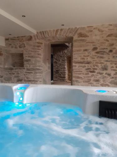 Maison d'exception avec Piscine et Spa - 8-15 personnes - Aveyron