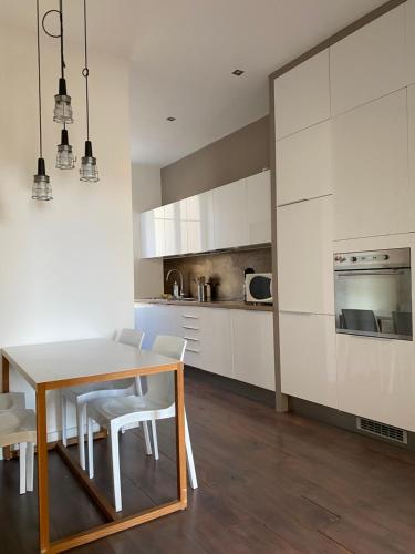 Cozy Apartment Nice Valrose - Tap to explore photos