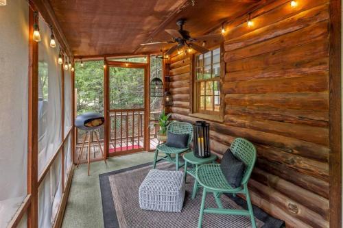 Hot Tub, Pets OK, WiFi, Honeymoon in Eureka Springs, USA