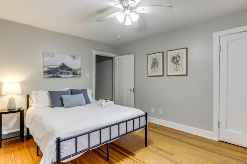Cincinnati Apartment 1 Mi to Hyde Park Square! in Cincinnati, USA