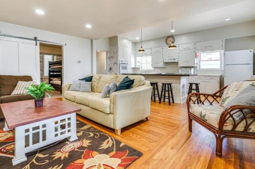 Lakeside Litchfield Home with Patio and Gas Grill! in Litchfield, USA