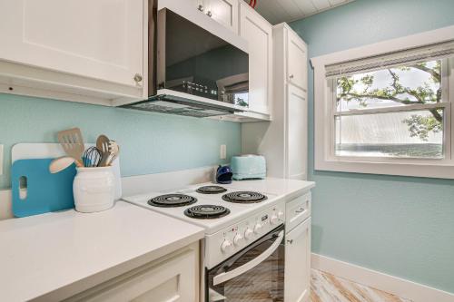 Shell Knob Cabin about 2 Mi to Table Rock Lake! Shell Knob Cabin about 2 Mi to Table Rock Lake!