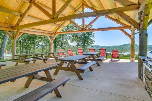 Shell Knob Cabin about 2 Mi to Table Rock Lake! Shell Knob Cabin about 2 Mi to Table Rock Lake!