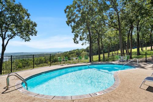 Shell Knob Cabin about 2 Mi to Table Rock Lake! Shell Knob Cabin about 2 Mi to Table Rock Lake!