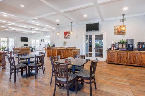 Best Western Plus Hill House - image 13