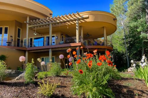Pine Rock Estate in Hermosa, USA