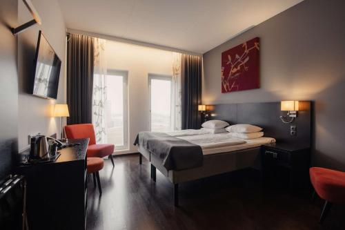 3 twin beds