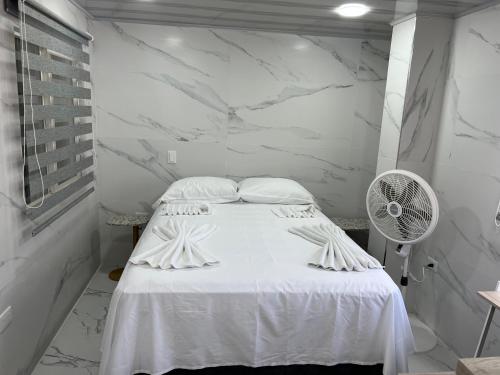 Deluxe Double Room image 4