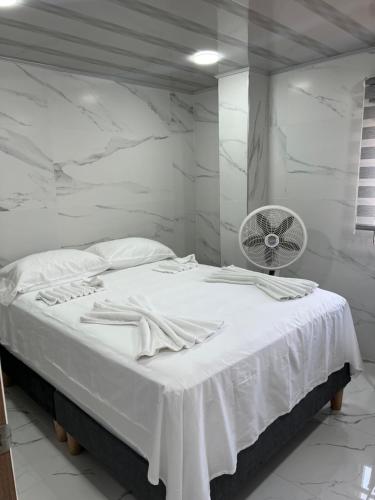 Deluxe Double Room image 3