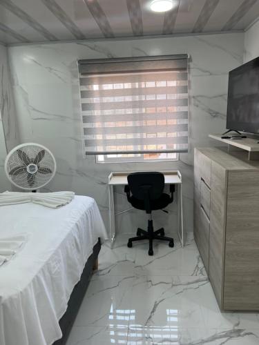 Deluxe Double Room image 2