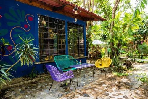 Restaurant, Amaranto Hostel in Panajachel