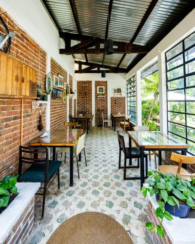 Restaurant, Amaranto Hostel in Panajachel