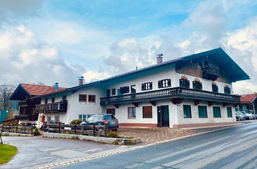 入口, Belisima Apartments I Ferienwohnungen Fischbachau - Schliersee I Historisch & Cozy mit Bergblick I 2 in 菲施巴赫豪