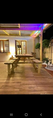 Maisonnette independante avec terasse a 45 mn de Paris in Nemours