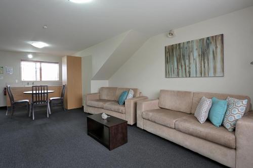 1 queen bed, 1 twin bed, 2 sofa beds