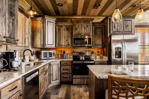 Bear Mountain Vista in Wears Valley (TN)