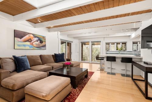 Quaint Budget-friendly Retreat With Aspen Charm