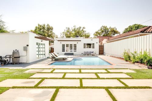 Monthier Melrose PO7H2O0, Los Angeles