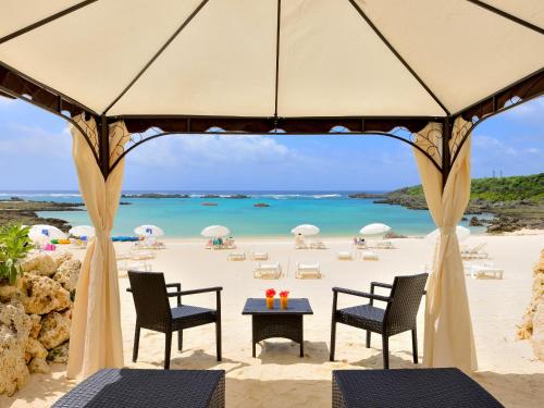 해변, 호텔 브리즈베이 마리나 (Hotel Breezebay Marina) in 시기라 해변