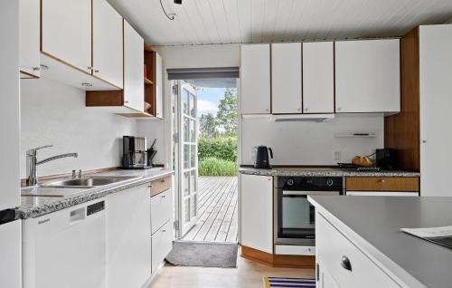 Kitchen, Lovely Home In Haderslev With Wifi in Hejsager