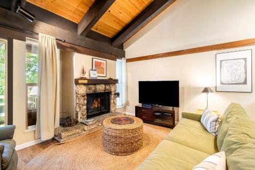 Big Dipper by AvantStay Cozy Tahoe City Condo Close To Everything