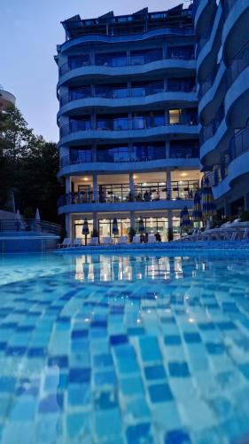 Aphrodite Hotel - image 2