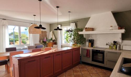 Faciliteiten, Villa 4 Etoiles Climatisée, Piscine, Parking (Villa 4 Etoiles Climatisee, Piscine, Parking) in Le Mouranier