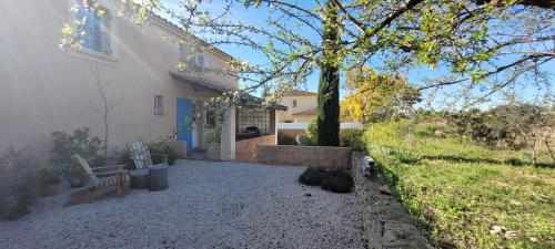 Buitenkant, Villa 4 Etoiles Climatisée, Piscine, Parking (Villa 4 Etoiles Climatisee, Piscine, Parking) in Le Mouranier