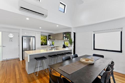 Shorelines Apartments on Hamilton Island by HIHA