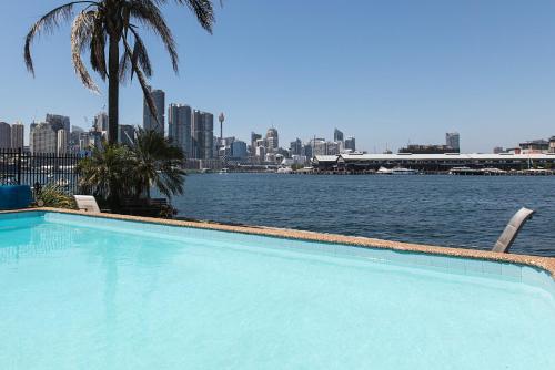 Wake up to Sydney Harbour - main image