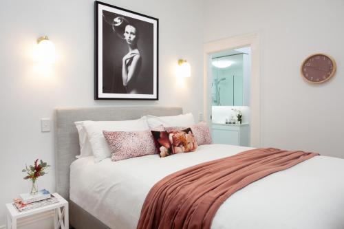 Elegant Studio in Grand Manor 20 min From Sydney - image 4