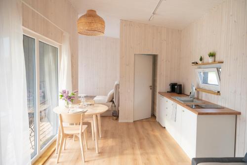 Pineplace trio JŪRA (Pineplace trio JURA) in 因圖爾克