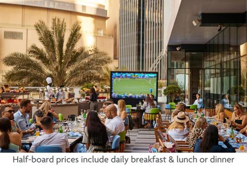 Crowne Plaza Dubai Marina by IHG, Дубай (фото 6)