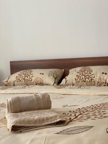 2 bedrooms, 6 beds