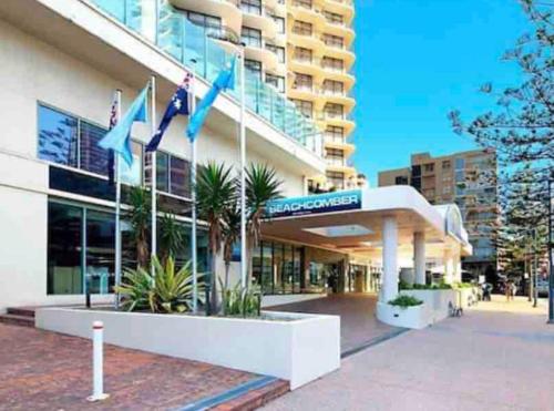 Unit 2 - Spectacular Sea Views in Surfers Paradise