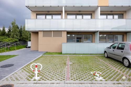 One-Bedroom Apartment with Balcony image 1