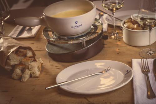 Nomad by CERVO Mountain Resort - image 3