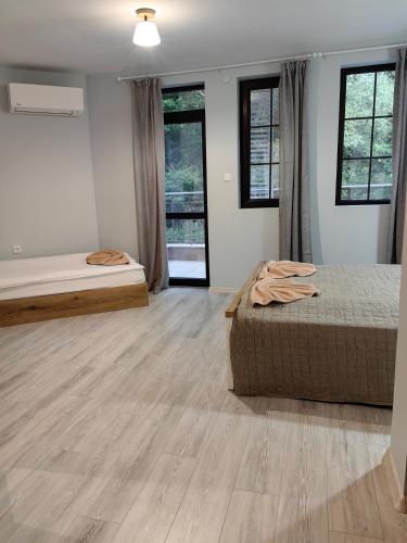 Youtopia Riverside Youtopia Riverside