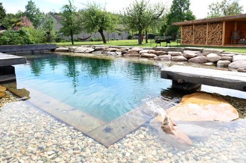 สระว่ายน้ำ, Prázdninový dům DESÍTKA (Prazdninovy dum DESITKA) in ลิบัน